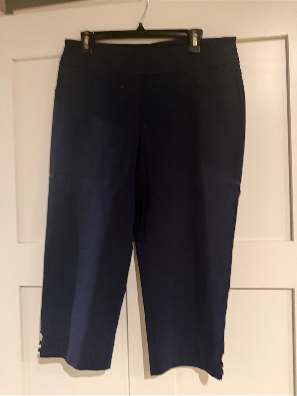 Women's Navy Crop Pull-On Capris